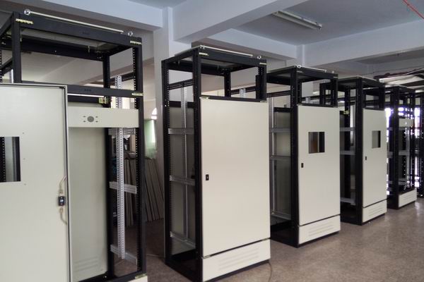 右江配电柜-3683厂家配电柜检修需要注意的